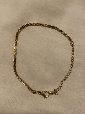 New - 18k gold plated stainless steel bracelet